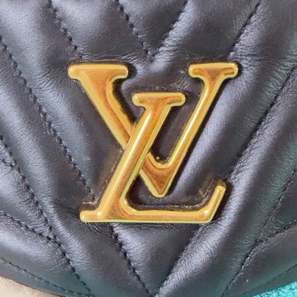 Louis Vuitton “New Wave” Bumbag Quilted Calfskin Belt Bag Black LV Crossbody - Picture 3 of 12
